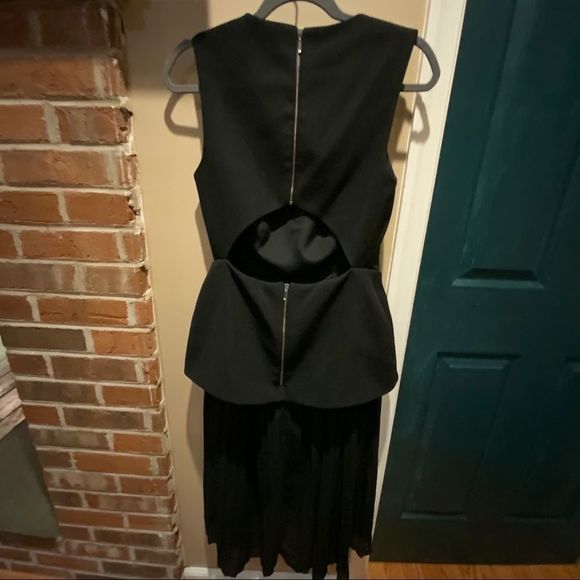 Finders Keepers LBD w Cutout & Zippers - Picture 3 of 10